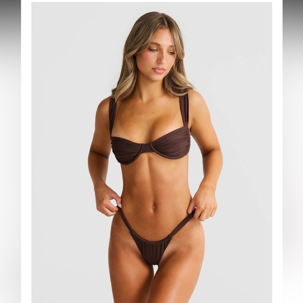 Viral Instagram Vacay Swim Rhodes
Bikini (medium bottom/ large top)